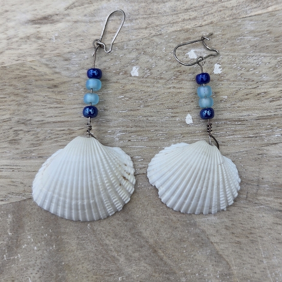 84. White Shell and Blue Bead Earrings - Picture 5 of 7